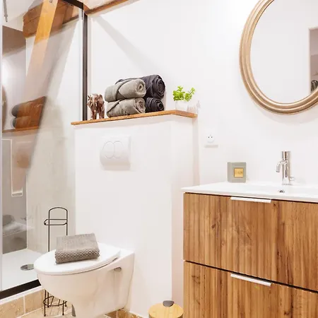 La Ferme Des Tuileries Farm stay Peronnas